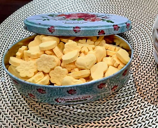 قند گیاهی زعفرانی