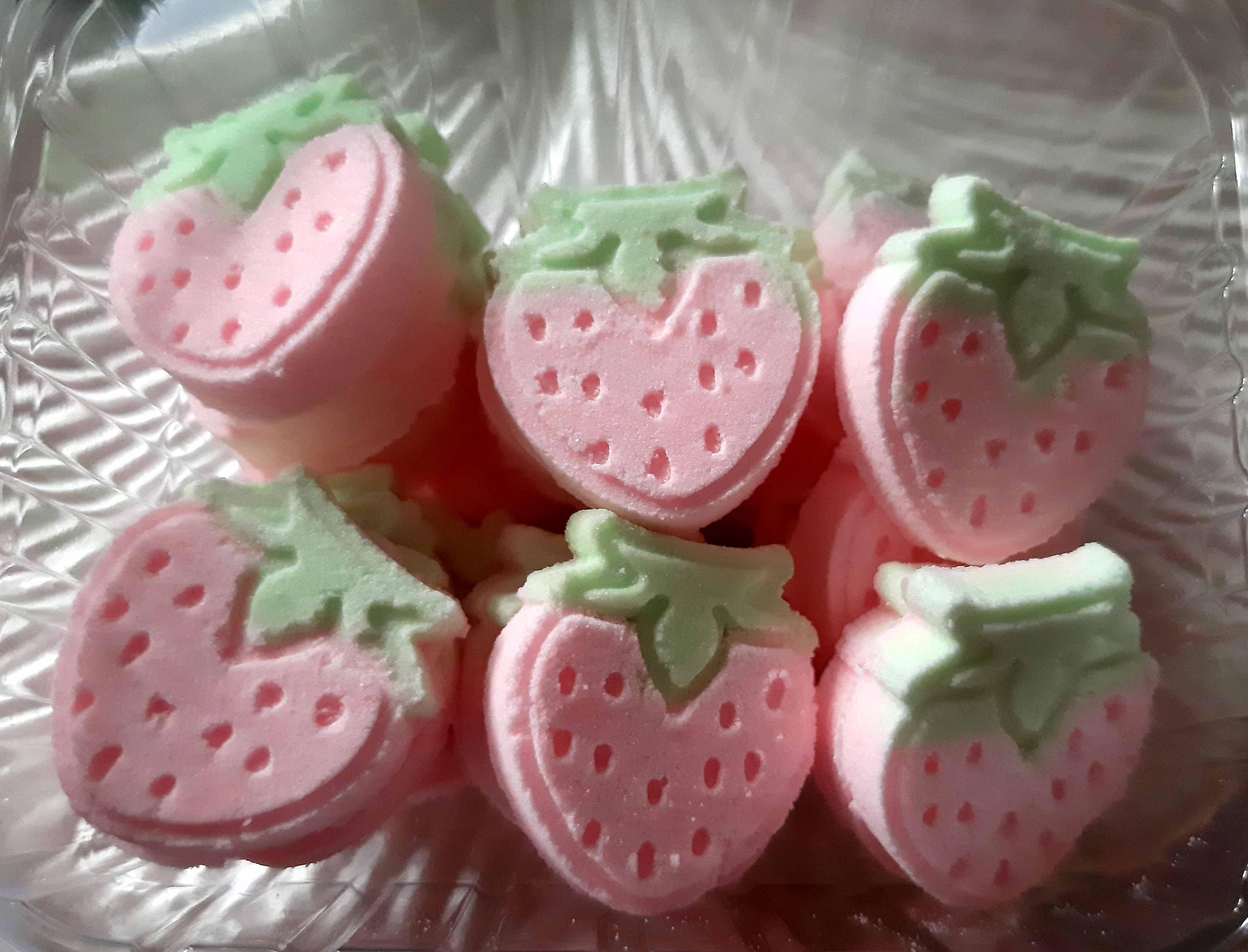 قند گیاهی فانتزی با طعم توت فرنگی